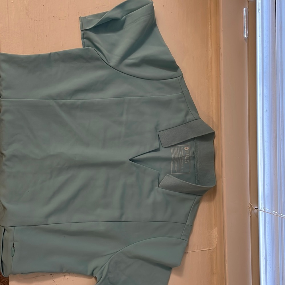 FIGS INALA SLIM TEAL SCRUB TOP